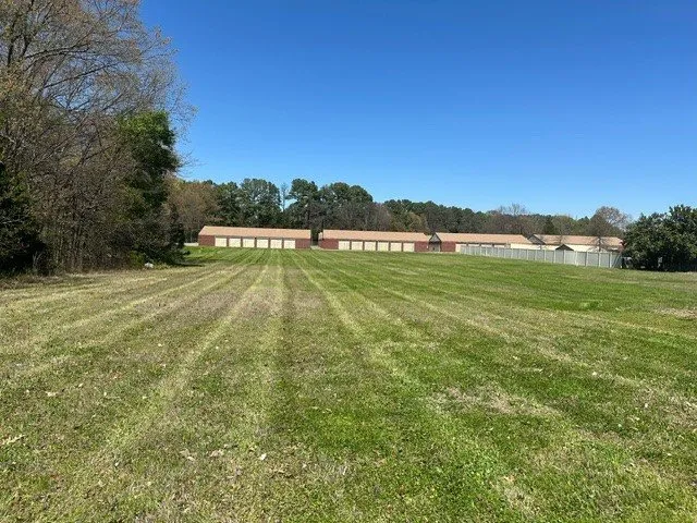 Top-rated lawn care service near you across Munford, TN - Grass Gurus & Services