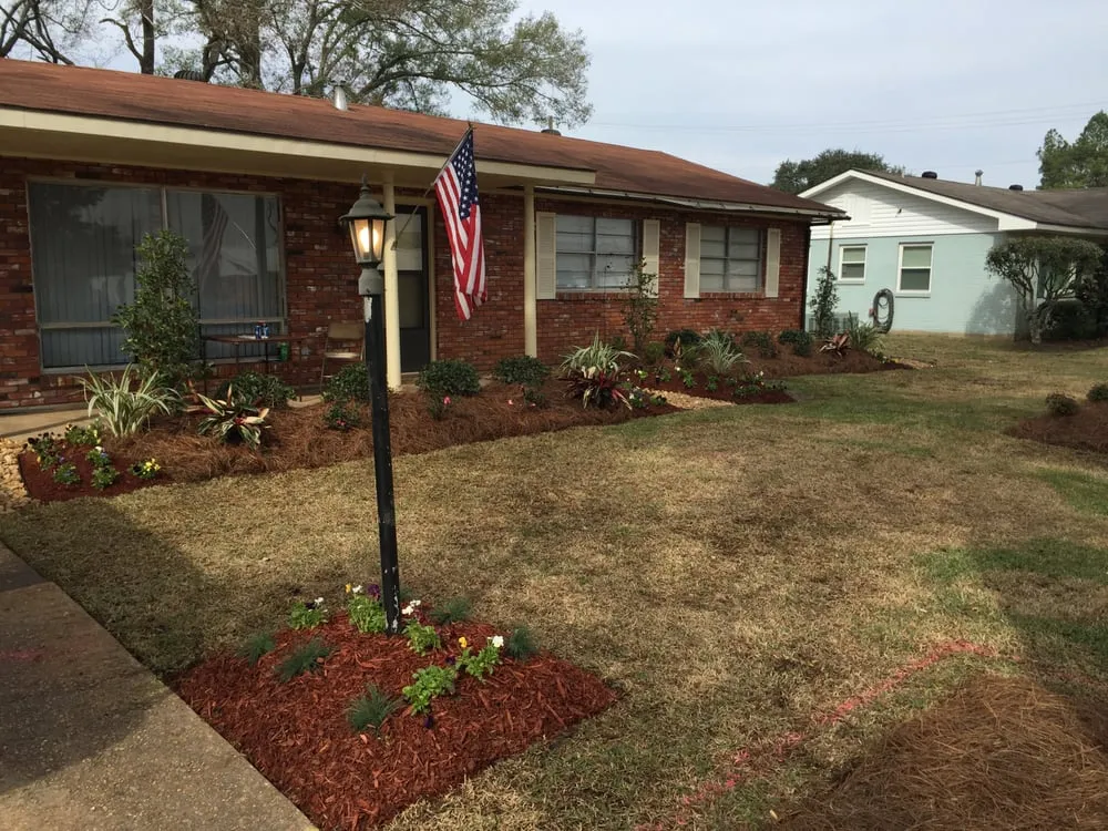 Professional residential landscaping in Alexandria, LA by Grass Hopper Lawn Care