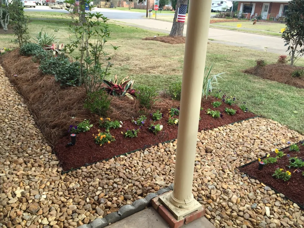 Custom landscaping services experts serving Alexandria, LA - Grass Hopper Lawn Care