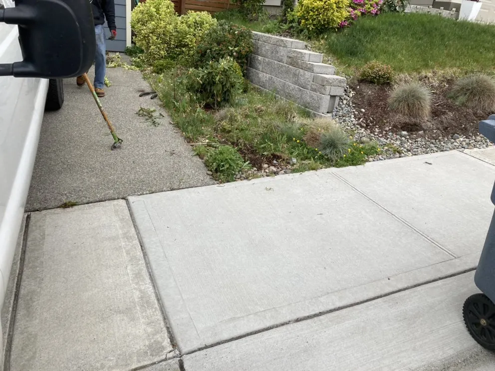 Professional lawn care service in Puyallup, WA by Grass-Hoppers Lawn Care