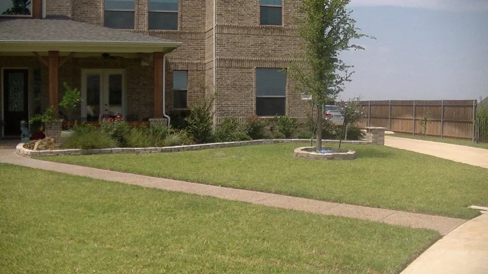 Top-rated garden landscaping in Keller, TX by Grass King