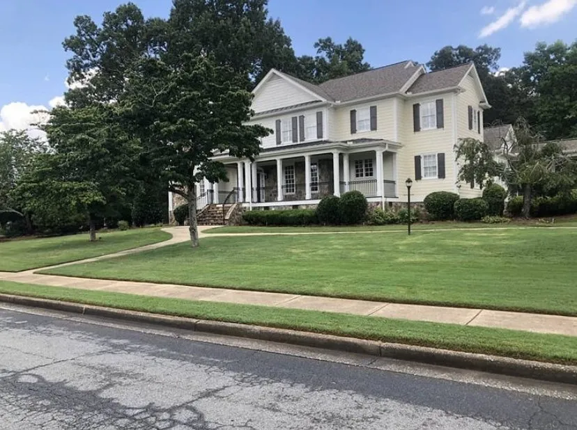 Top-rated yard maintenance in Dallas, GA by Grass King Lawn Services