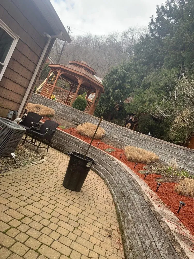 Reliable lawn care service experts serving Pittsburgh, PA - Grass Life & More