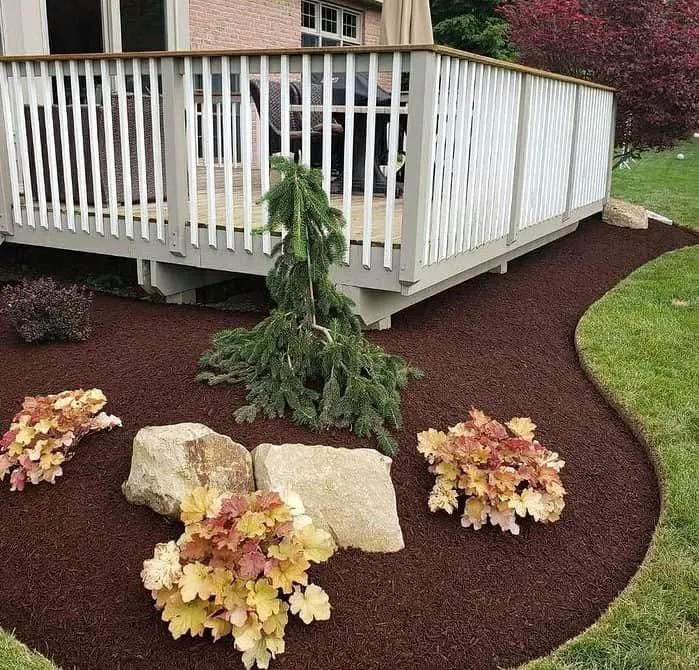 Custom landscaping services for homes in Pittsburgh, PA by Grass Life & More