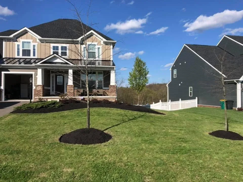 Professional lawn mowing service in Pittsburgh, PA - Grass Life & More