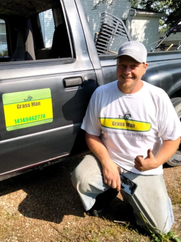Custom yard cleanup service in Franklin, WI - Grass Man