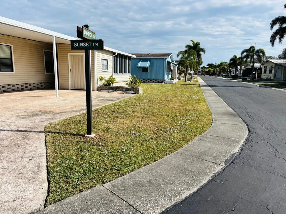 Top-rated lawn mowing service in Fort Myers, FL - Grass Masters Lawn Care