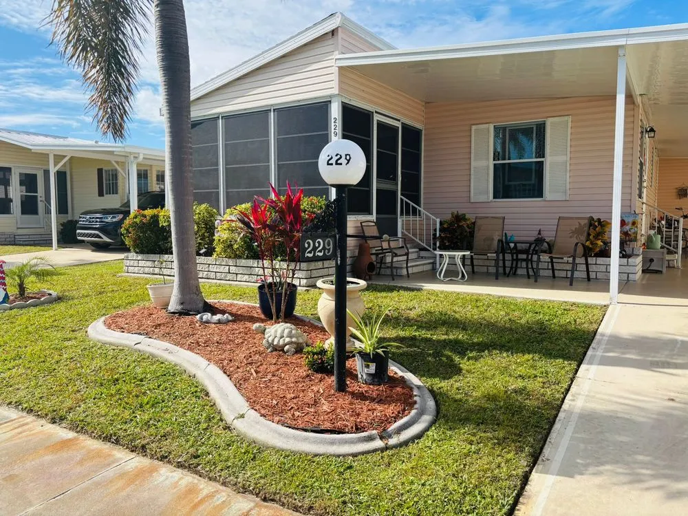 Top-rated lawn care service for homes in Fort Myers, FL by Grass Masters Lawn Care