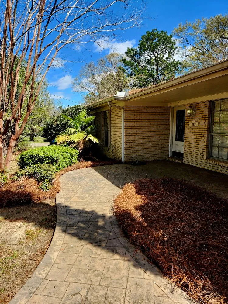 Trusted lawn mowing service in Hattiesburg, MS by Grass Masters Lawn Care