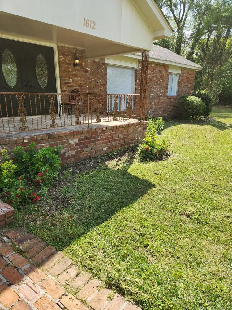Expert landscape design for homes across Hattiesburg, MS - Grass Masters Lawn Care