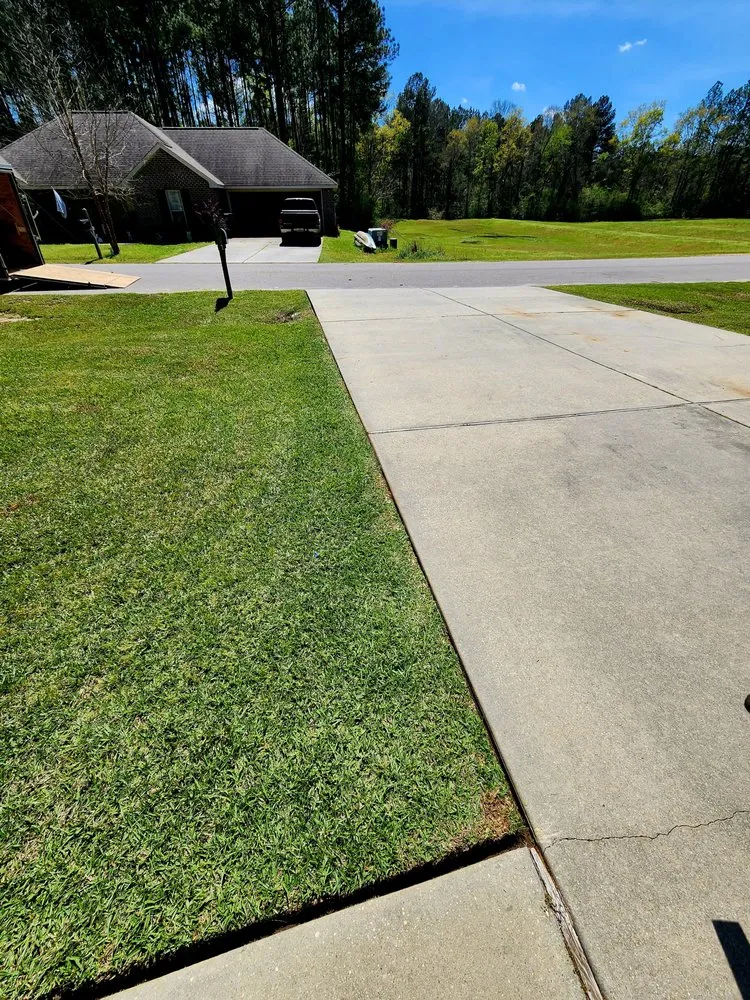 Affordable garden landscaping near you across Hattiesburg, MS - Grass Masters Lawn Care