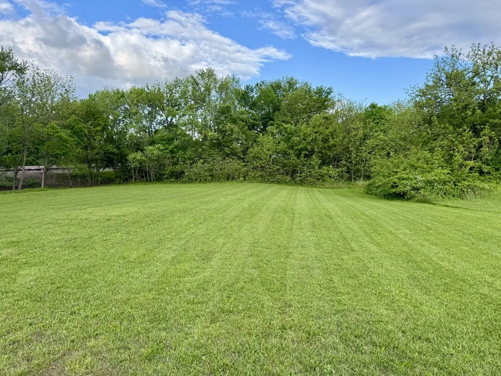 Trusted yard maintenance with custom design in Rogersville, MO by Grass Masters