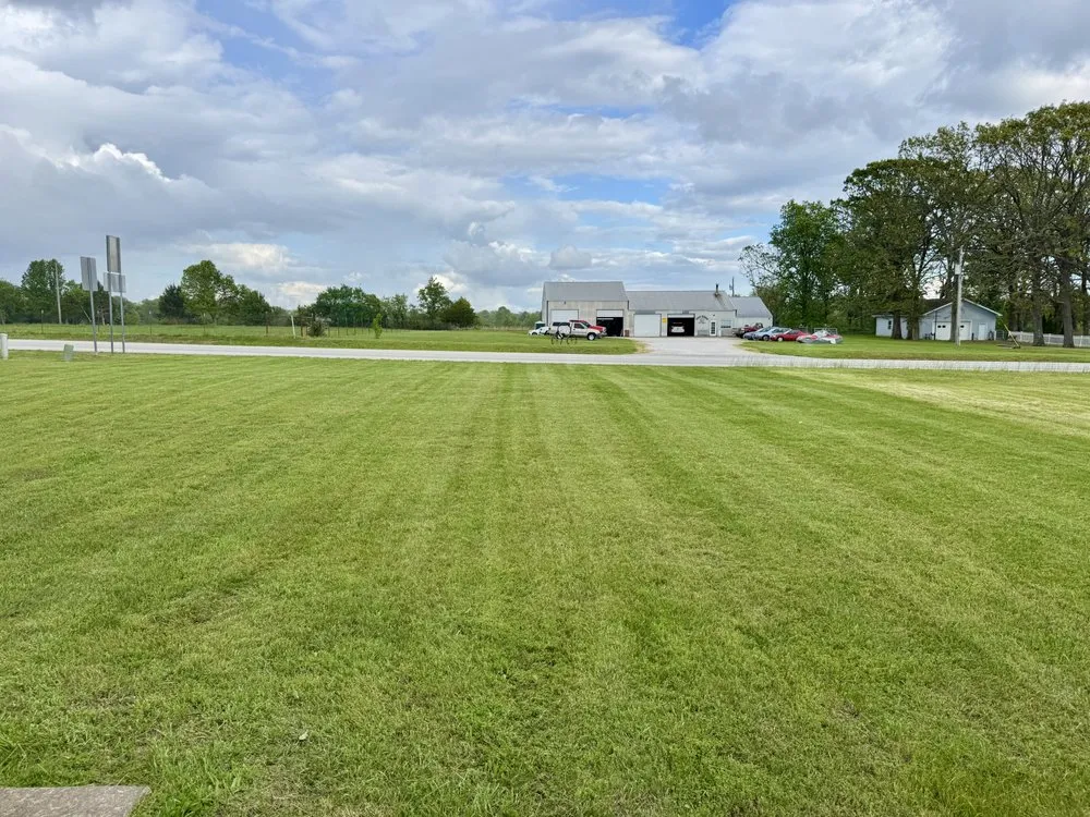 Professional lawn mowing service experts serving Rogersville, MO - Grass Masters