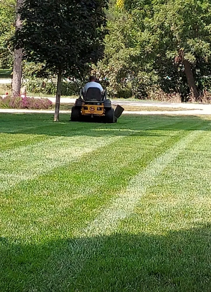 Local lawn mowing service experts serving York, NE - Grass Masters