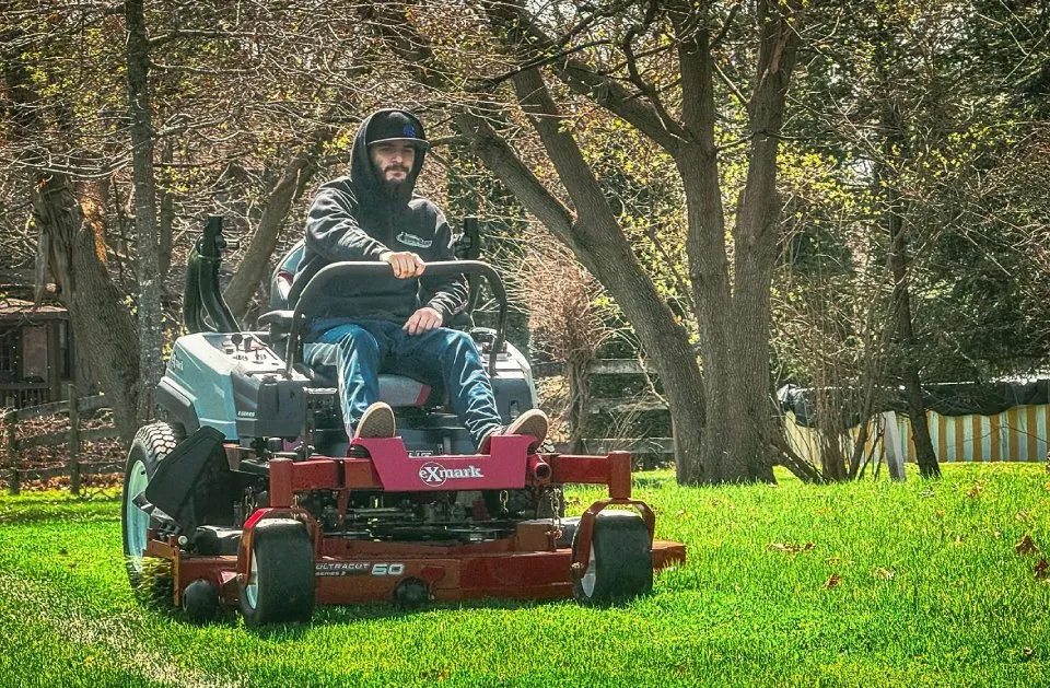 Trusted lawn care service experts serving Livonia, NY - Grass Money