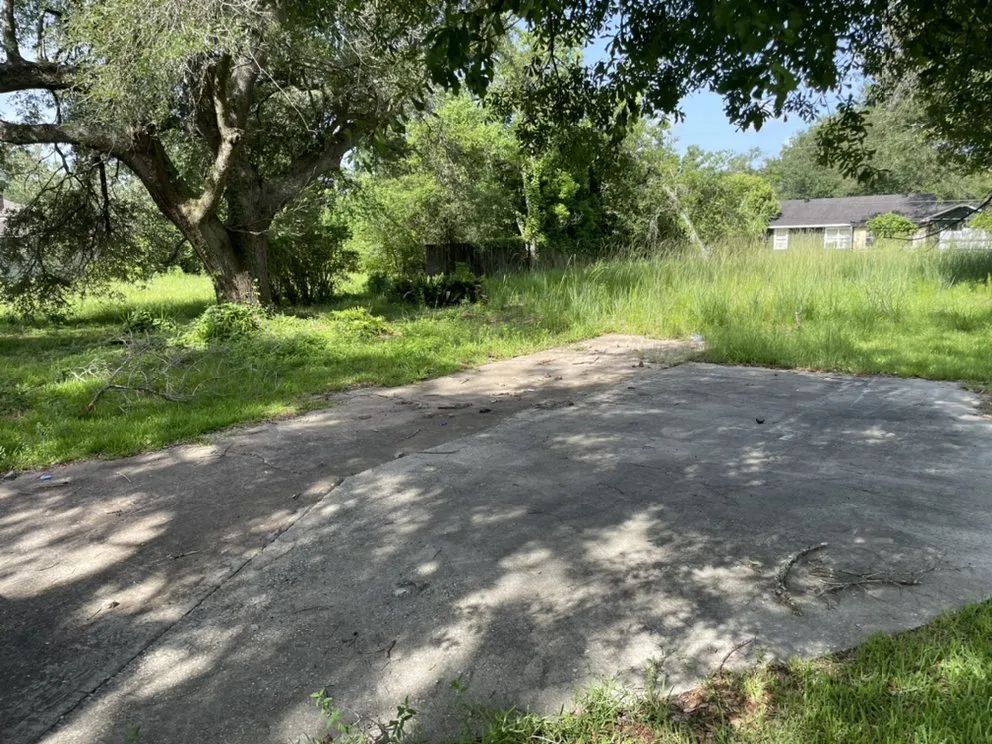 Top-rated landscape design in Orange, TX - Grass monkey lawn care and landscaping