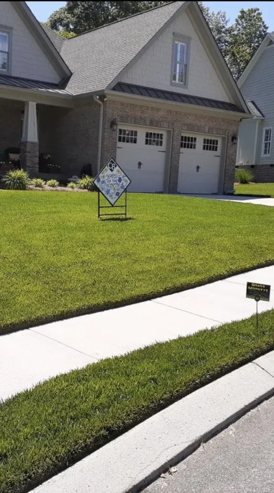 Custom yard maintenance in Chattanooga, TN - Grass Monkey's