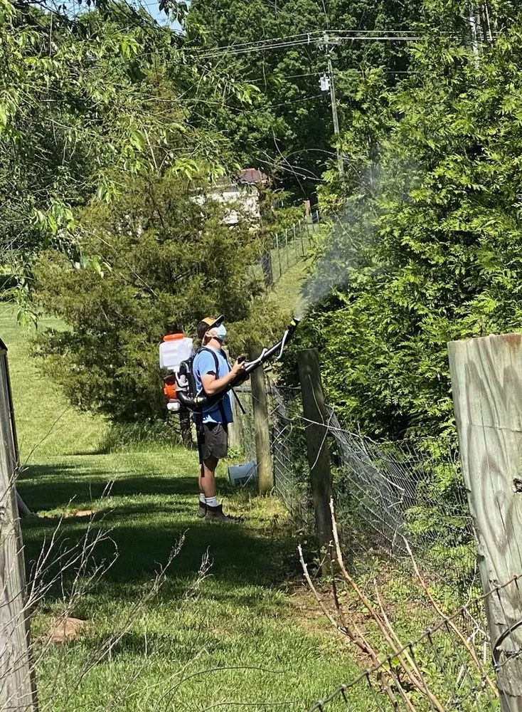 Trusted yard maintenance in Altavista, VA by Grass Monsters