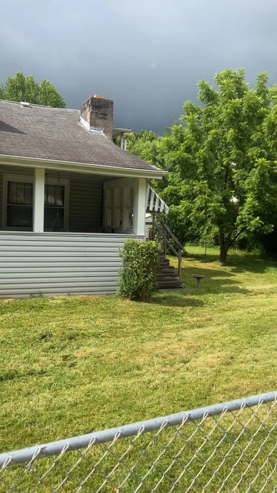 Affordable yard cleanup service in South Charleston, WV - Grass N Junk Cash