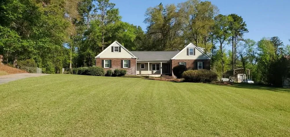 Top-rated landscaping services near you in Leesburg, GA by Grass N Leaf Lawncare