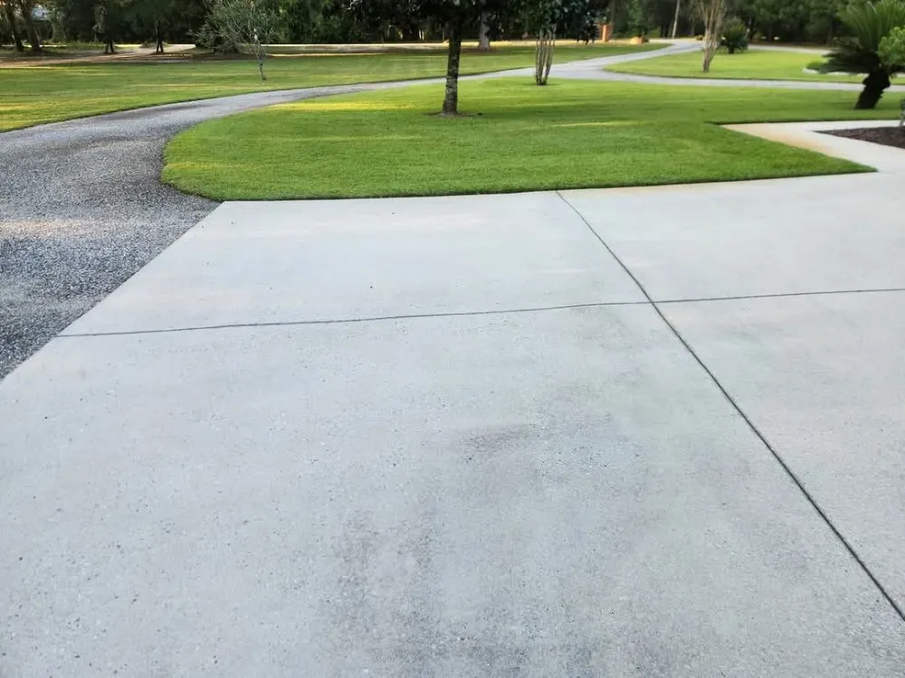 Expert garden landscaping in Leesburg, GA by Grass N Leaf Lawncare