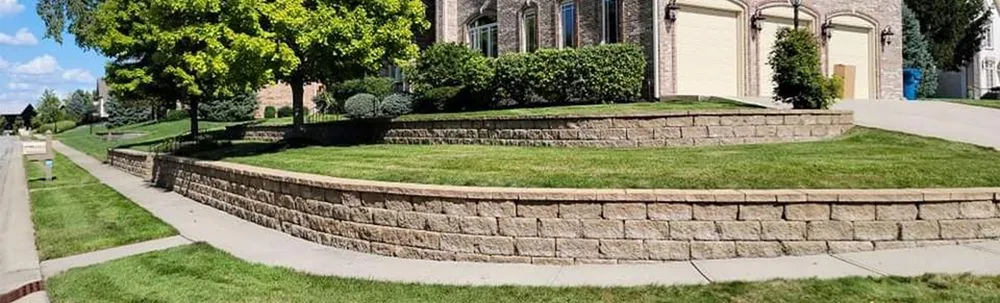 Professional residential landscaping in Indianapolis, IN - Grass N Stuff