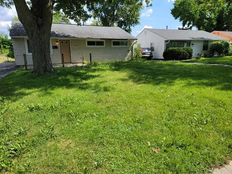 Local landscape design in Indianapolis, IN by Grass N Stuff