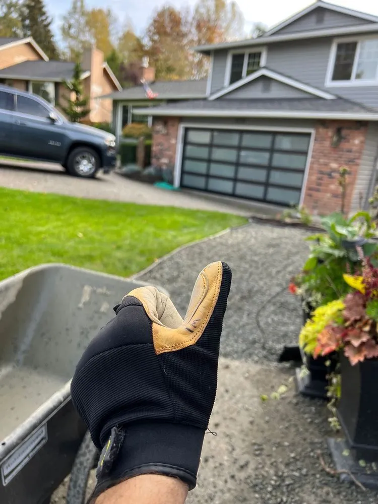 Reliable garden landscaping for outdoor upgrades in Everett, WA by Grass n’ Trees Lawn Care Lanscaping