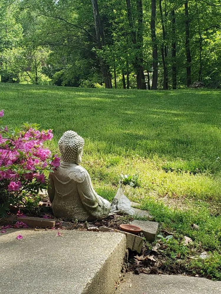 Top-rated lawn care service experts serving Waldorf, MD - Grass PRO