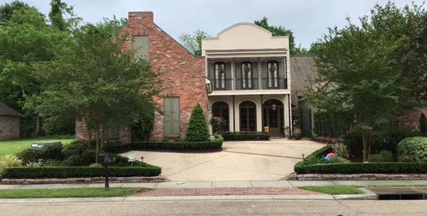 Custom residential landscaping for year-round maintenance in Saint Amant, LA by Grass Rangers