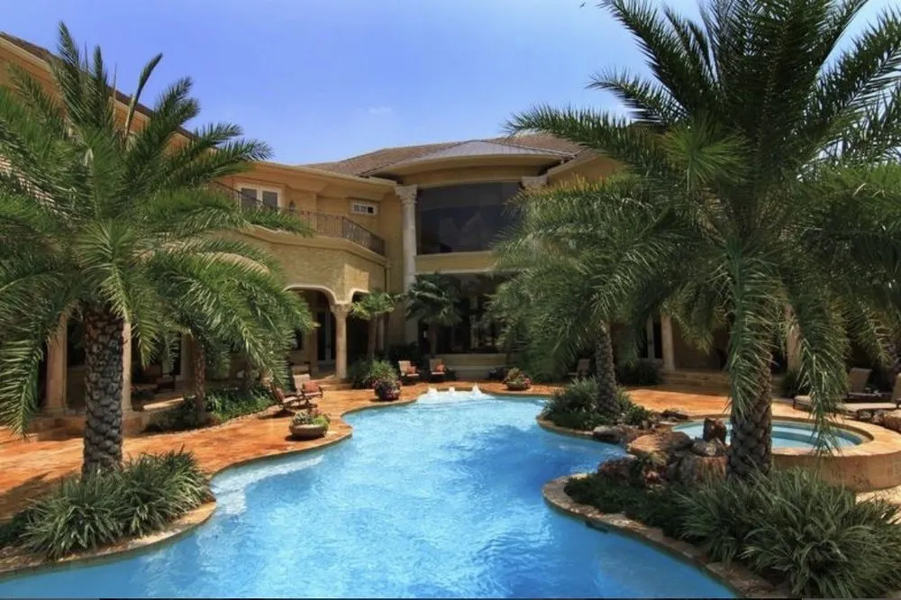 Expert residential landscaping in Lafayette, LA by Grass Roots Landscape