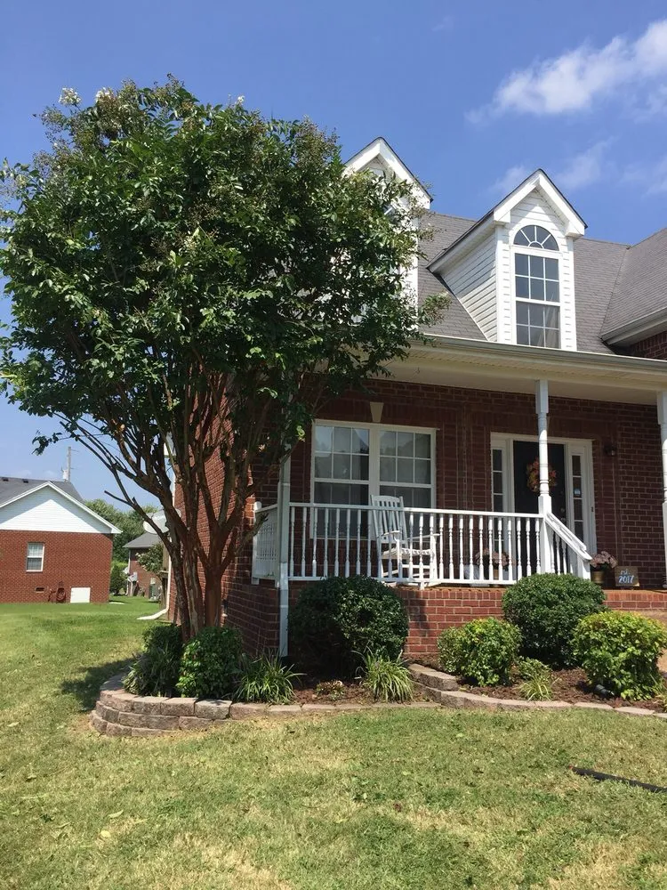 Custom lawn care service experts serving Franklin, KY - Grass Trees Landscaping