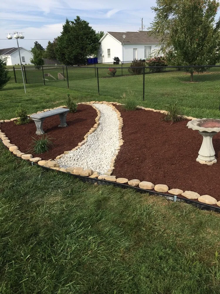 Custom landscape design experts serving Franklin, KY - Grass Trees Landscaping