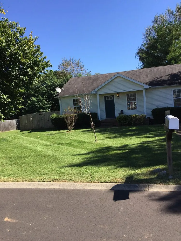 Reliable garden landscaping experts serving Franklin, KY - Grass Trees Landscaping