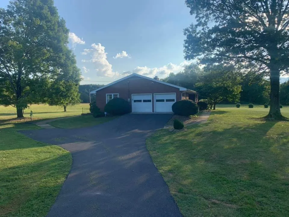 Reliable landscaping services in Covington, VA by Grass Wackers