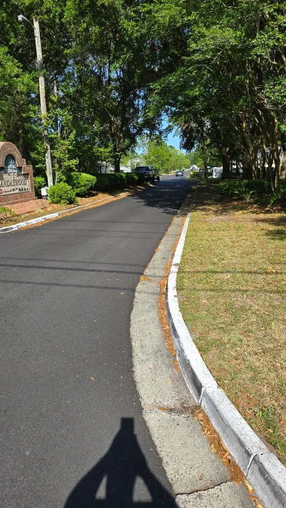 Top-rated lawn mowing service in Brunswick, GA by Grass Whackers