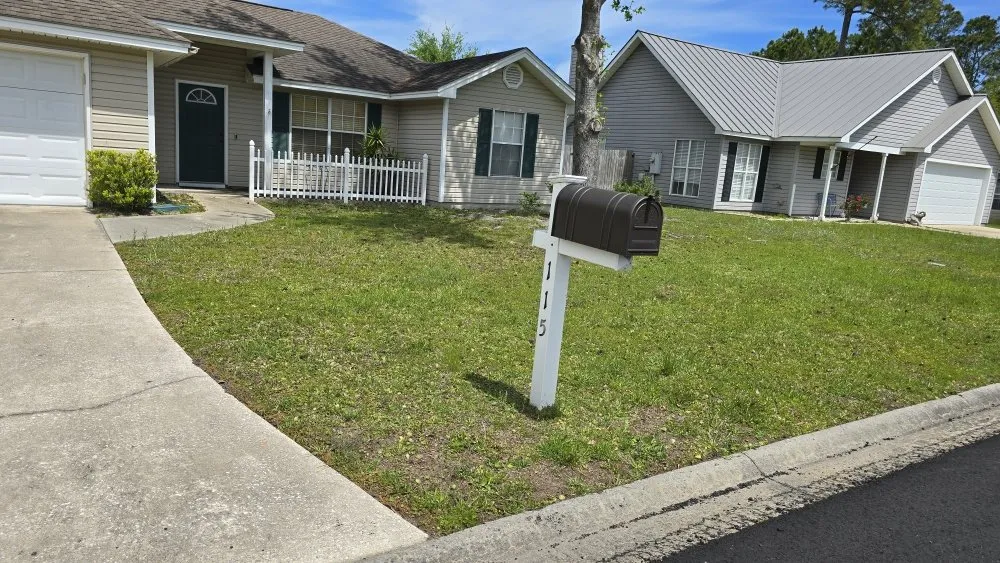 Local lawn care service experts serving Brunswick, GA - Grass Whackers