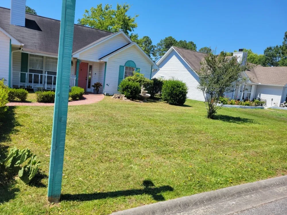 Top-rated garden landscaping for residential properties in Brunswick, GA by Grass Whackers