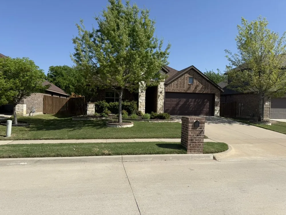 Local lawn care service experts serving Fort Worth, TX - Grass Whackers