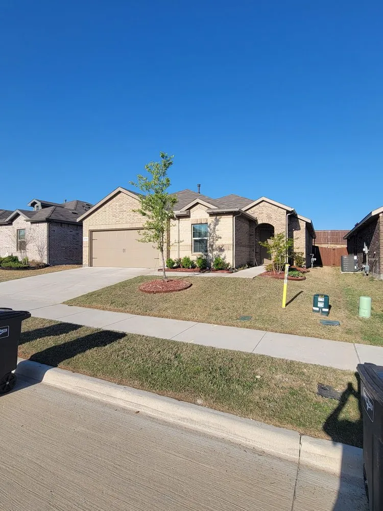 Custom garden landscaping experts serving Fort Worth, TX - Grass Whackers