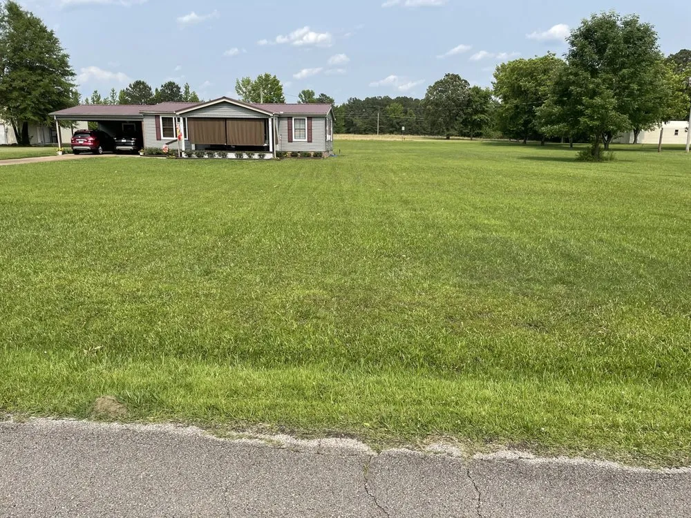 Trusted lawn mowing service in Corinth, MS - Grass Whisperers