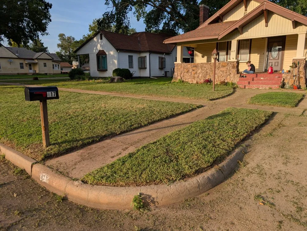 Affordable lawn mowing service in Wichita, KS - Grassasin Landscaping