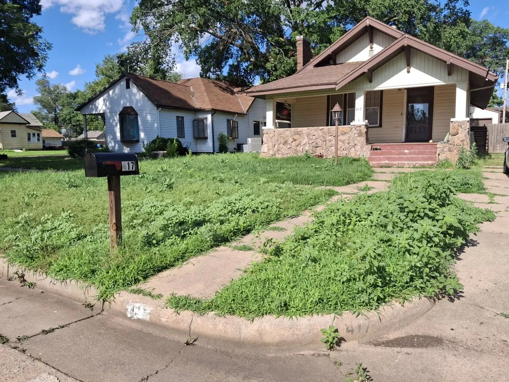 Trusted lawn mowing service experts serving Wichita, KS - Grassasin Landscaping