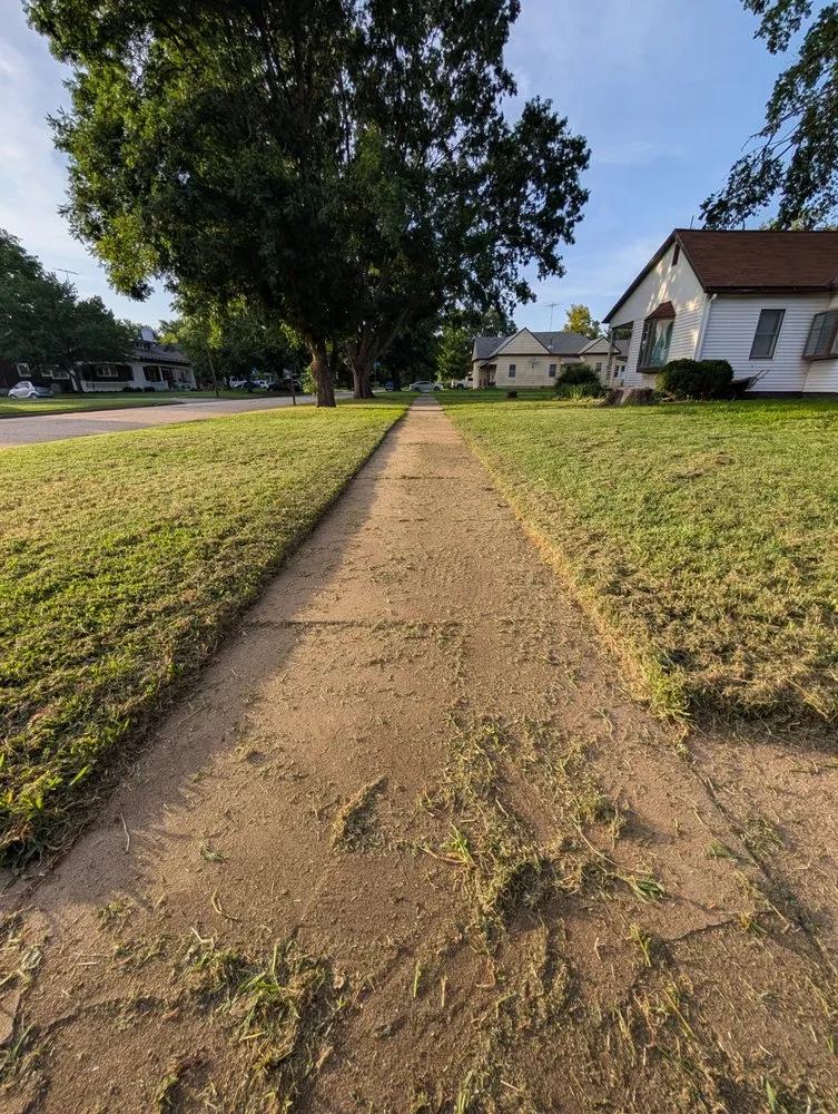 Reliable yard cleanup service experts serving Wichita, KS - Grassasin Landscaping