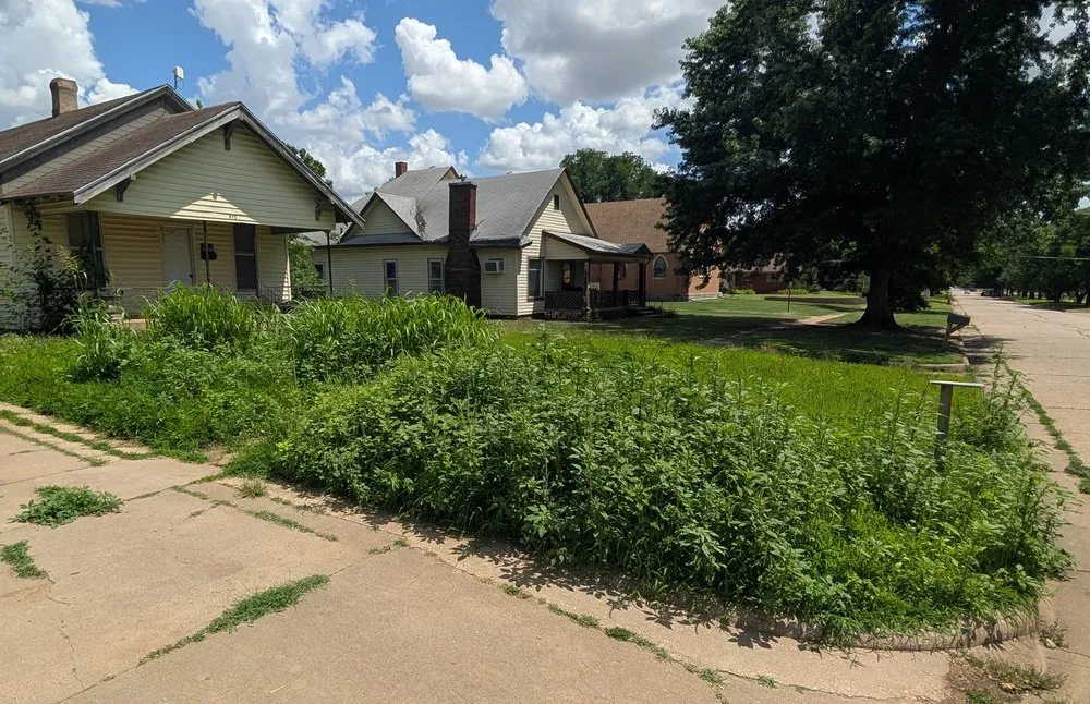 Affordable landscape installation for homes in Wichita, KS by Grassasin Landscaping