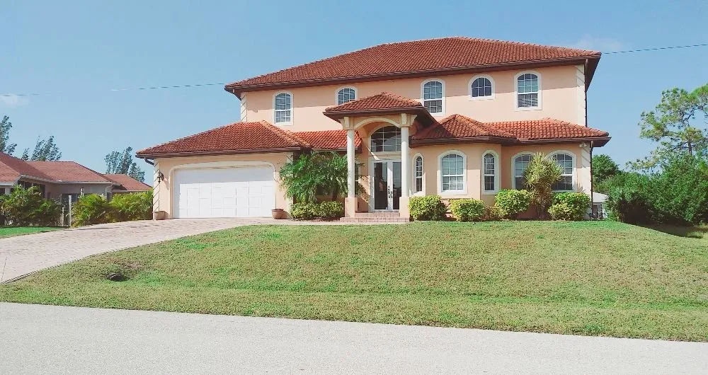 Custom outdoor landscaping experts serving Fort Myers, FL - Grasscapes Lawn And Landscaping