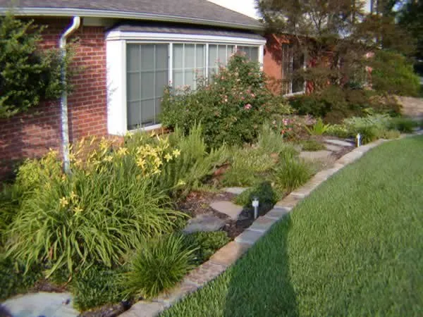 Professional residential landscaping experts serving Benbrook, TX - Grasseaters