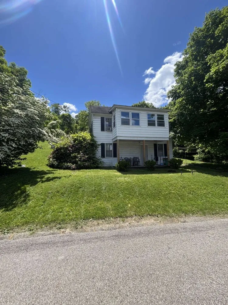 Professional lawn care service in Pittsburgh, PA - Grasseaters Landscaping