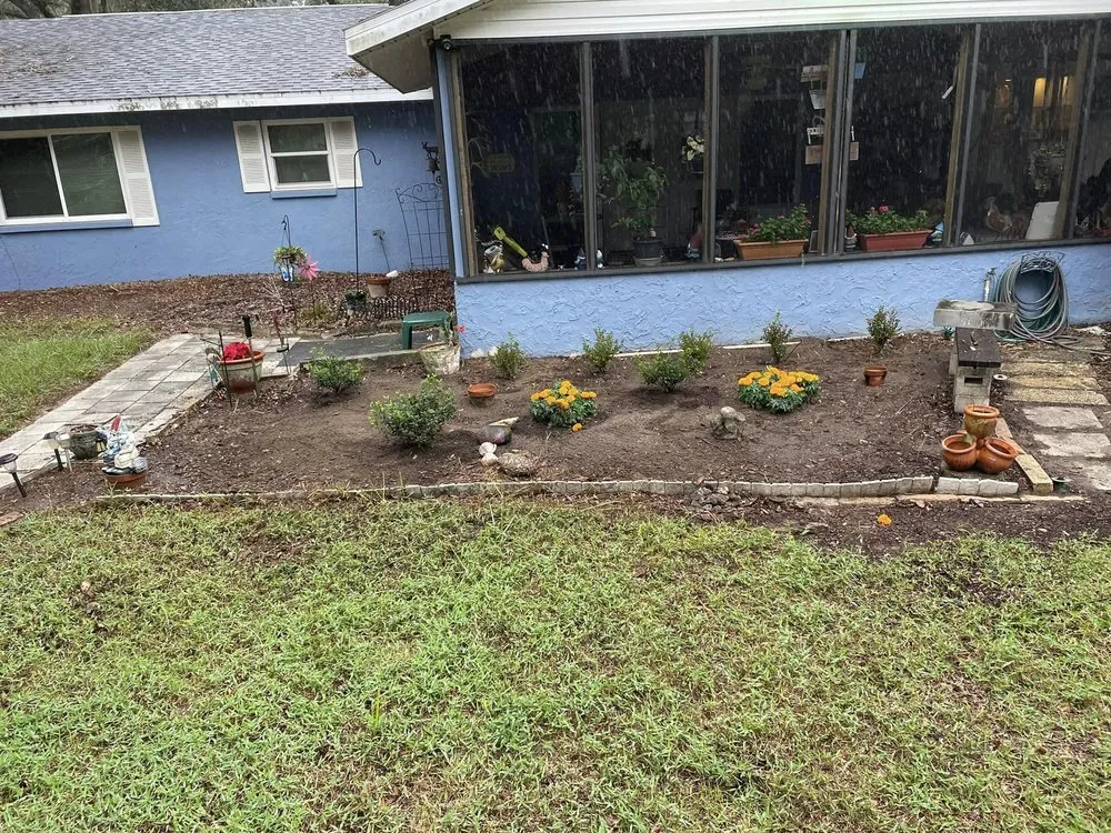 Trusted yard cleanup service in Tampa, FL - Grassed Up Landscaping