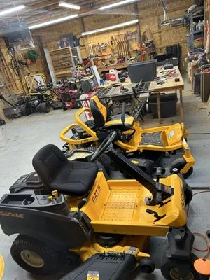 GrassGurus Lawn Solutions Logo